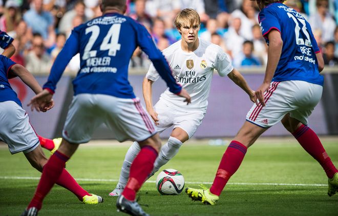 伊涅斯塔 伊涅斯塔