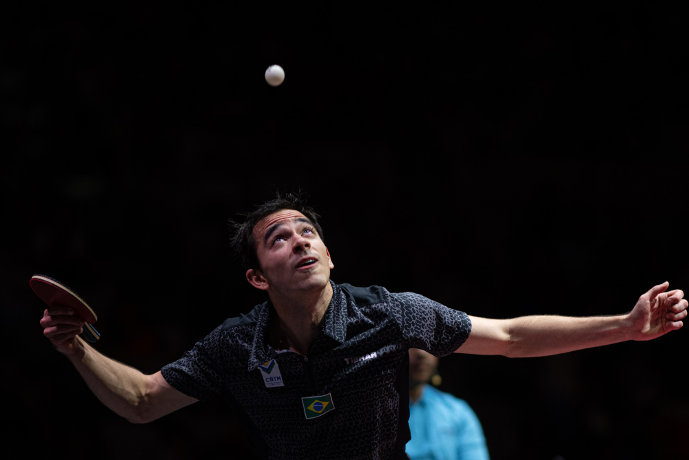 显示了他 显示了他